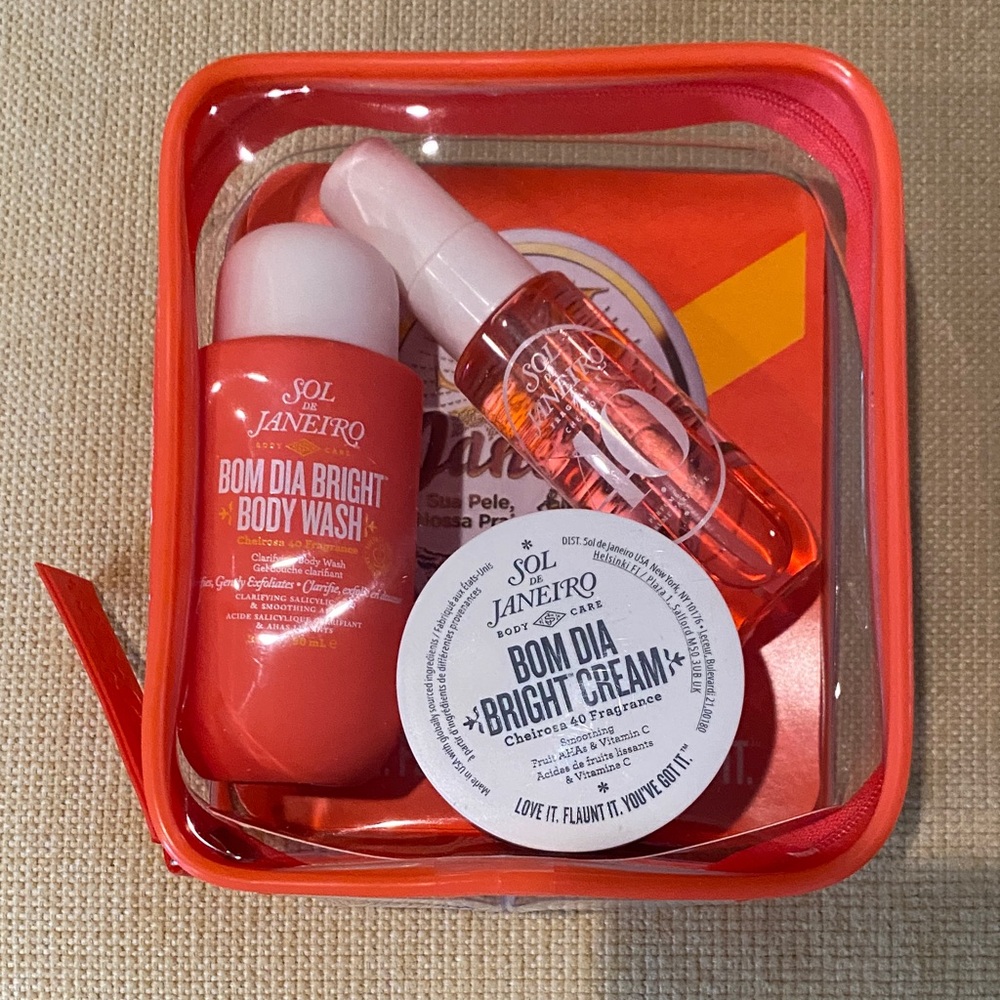 NWT Sol de Janeiro Bom Dia Bright Body Wash Set - Red and White